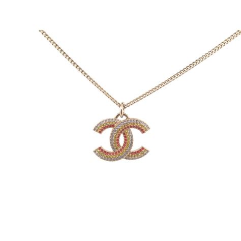 collier chanel femme logo|chanel collier en ligne.